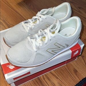 New Balance women’s 555 V1 retro Suede Sneakers.
